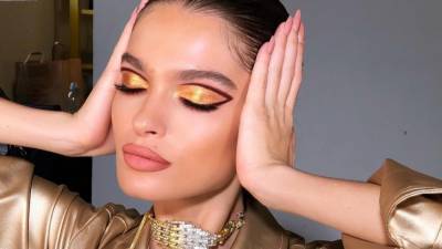 Делайте золотой макияж: яркий вариант для Нового года| Видео - vogue.ru - Россия