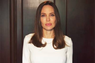 Анджелина Джоли - Angelina Jolie - Анджелина Джоли записала видео с советами для женщин, которые боятся домашнего насилия - spletnik.ru - Англия