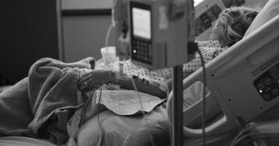 Как после родов живет медсестра, лечившая рак с начала беременности - wmj.ru