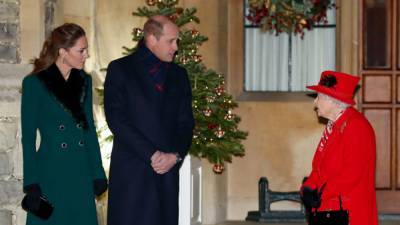 Кейт Миддлтон - принц Уильям - Кэтрин - Принц Уильям и Кейт Миддлтон завершили тур по Великобритании встречей с королевой - tatler.ru - Англия