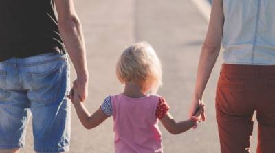 5 типичных ошибок родителей в воспитании, которые разрушат детям жизнь - e-w-e.ru
