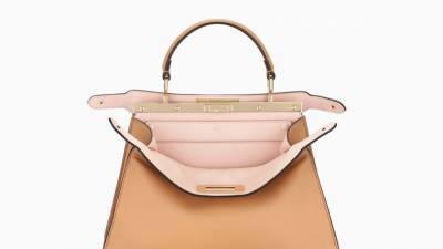 Chloe X (X) - Halle - Зоя Дойч - Вещь дня: сумка Fendi Peekaboo I See U - vogue.ru