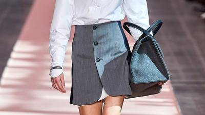 Белла Хадид - Какая короткая юбка станет самой удачной покупкой осени - vogue.ru