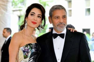 Джордж Клуни - Амаль Клуни - Амаль и Джордж Клуни помогают пострадавшим от взрыва в Бейруте - chert-poberi.ru - Ливан - Бейрут