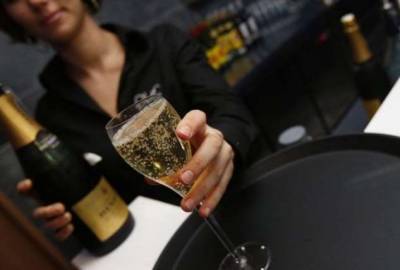 Нервным женщинам необходимо ежедневно пить шампанское - lublusebya.ru - Мадрид
