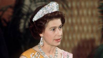Елизавета II (Ii) - Елизавета Королева - Королева Елизавета — вся правда о тиаре «Кокошник» - vogue.ru - Англия