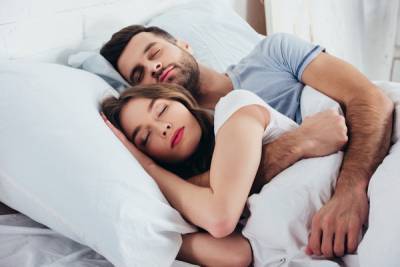 Врач объяснил, почему мужчины быстро засыпают после секса - woman.rambler.ru