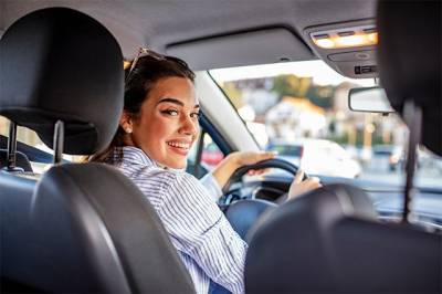 Леди на дороге. Почему женщины считаются более аккуратными водителями? - aif.ru - Россия