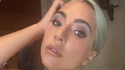 Леди Гага показала яркий макияж: чем повторить образ - vogue.ru