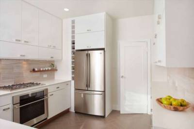 Куда поставить холодильник в очень маленькой кухне: 5 идей - lublusebya.ru