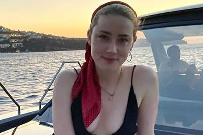 Джон Депп - Эмбер Херд - Amber Heard - Уроки гончарного мастерства, прогулки на яхте и чтение книг: как проходит отпуск Эмбер Херд в Турции - spletnik.ru - Турция - Стамбул