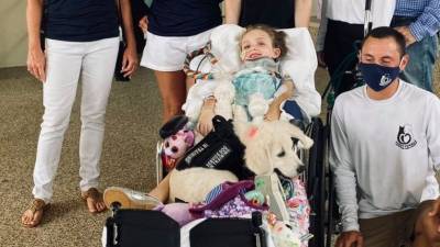 Волшебный момент: парализованная девочка знакомится со щенком-помощником - mur.tv - Memphis