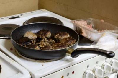 7 секретов, как сделать, чтобы еда не прилипала к сковороде - chert-poberi.ru