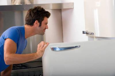 Как избавиться от запаха в холодильнике? - lifehelper.one