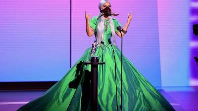 Белла Хадид - Майли Сайрус - Леди Гага - Все наряды Леди Гаги на церемонии MTV VMA 2020 - vogue.ua - Нью-Йорк