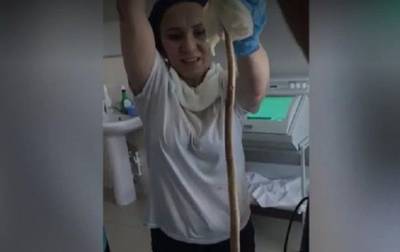 В Дагестане змея заползла в желудок женщине - mur.tv - республика Дагестан