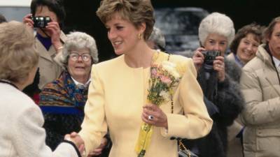 принцесса Диана - принц Чарльз - Карл Лагерфельд - Почему после развода принцесса Диана перестала носить Chanel - vogue.ru