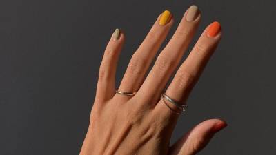 Лак для ногтей цвета осени — 5 оттенков для нового сезона - vogue.ru - Австралия