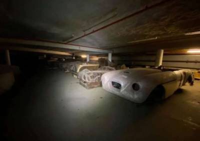 Подвал с сокровищами: с аукциона продадут исторические активы Bristol Cars (50 фото) - chert-poberi.ru - Англия