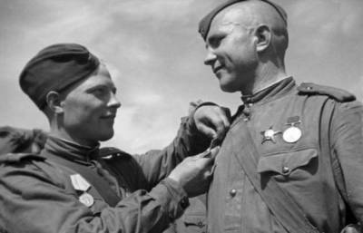 Для чего советские солдаты массово носили пилотки, если толку от них было немного - chert-poberi.ru - Ссср - Россия
