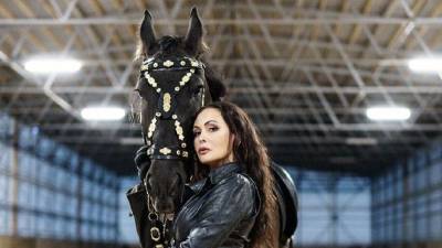 Разнимала лошадей: Лариса Луста рассказала о причине госпитализации - mur.tv