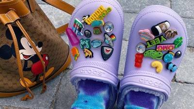 Резиновые сапоги, кроксы и другая удобная обувь на осень - vogue.ru