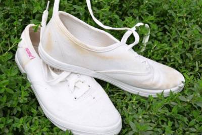 Как вернуть белой обуви идеальный вид за пару минут - woman.rambler.ru