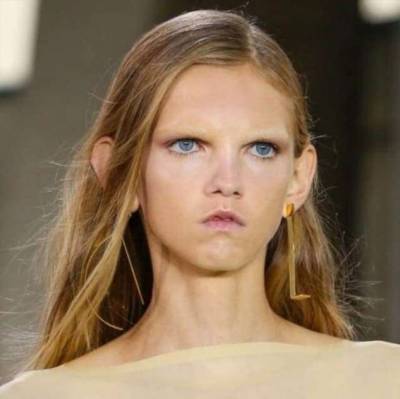 Смесь гоблина и инопланетянки! Самая необычная модель Молли Бэйр — как девочка-эльф стала лицом Chanel - milayaya.ru