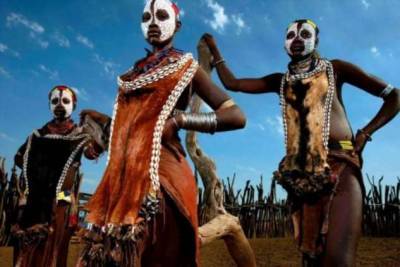 Как себя ведут аборигены при виде обычных людей? (5 фото) - chert-poberi.ru - Бразилия