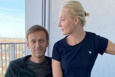 Алексей Навальный - Алексей Навальный рассказал, как жена вернула его к жизни: "Юля, ты меня спасла!" - spletnik.ru - Берлин