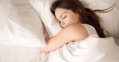 Названа поза для сна, которая вредит здоровью - kolobok.ua - Сша