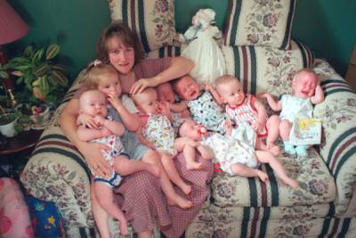 Первые в мире выжившие близнецы-семерняшки выросли - kerekuo.ru - штат Айова