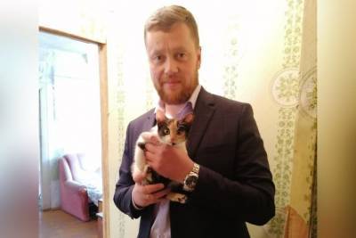 В Тверской области глава Ржева подарил погорельцам котёнка - mur.tv - Тверская обл.