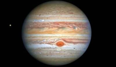 На новой фотографии Юпитера найдено новое пятно. Что это такое? (6 фото) - chert-poberi.ru