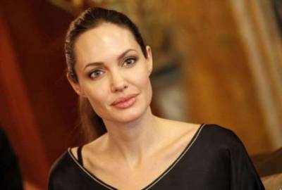 Анджелина Джоли - Брэд Питт - Анджелина Джоли: Я плачу в ванной, чтобы дети не видели - lublusebya.ru