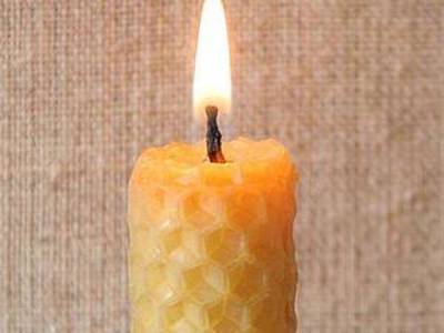 Как сделать оберег из восковой свечи и зарядить его на счастье - chert-poberi.ru