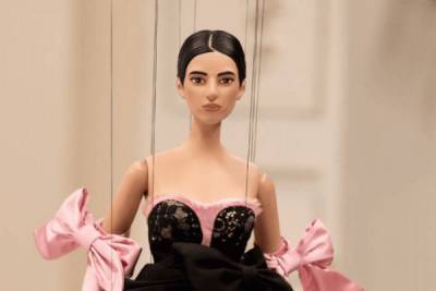 Зрителям показали кукол вместо красоток-моделей - woman.rambler.ru
