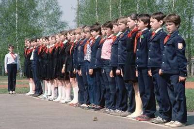 Как менялась школьная форма в России - chert-poberi.ru - Россия
