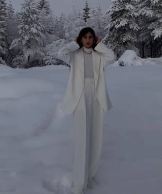 Наталья Кумар - Белоснежный костюм, который Наташа носит зимой - elle.ru - Норвегия