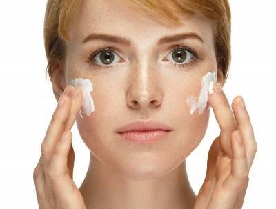 Как убрать пигментные пятна на лице и других участках кожи? 6 недорогих натуральных средств, которые всегда под рукой - nashsovetik.ru