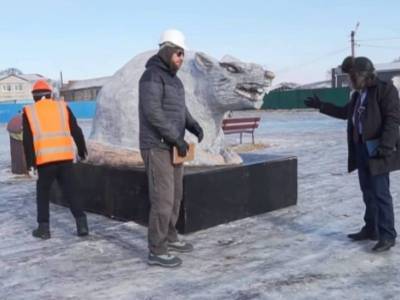 Во Владивостоке чиновников уличили в отмывании денег с помощью скульптуры крысы - mur.tv - Владивосток