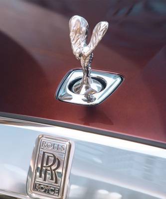 Rolls-Royce Ghost: пространство, антивирус, 3D-технологии и… шампанское! - elle.ru - Москва
