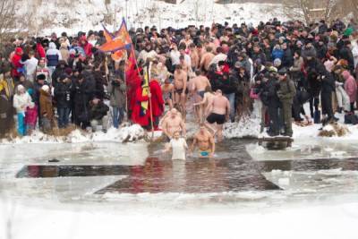 Как подготовиться к купанию в проруби — 9 дельных советов - liza.ua