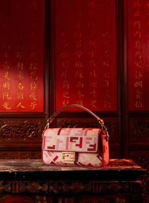 Fendi представили капсульную коллекцию, посвященную китайскому Новому году: фото - justlady.ru - Китай