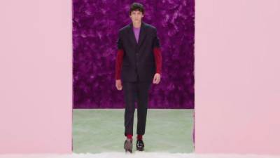 Раф Симонс - Calvin Klein - Prada показали новую мужскую коллекцию — первую для Рафа Симонса в Prada. Что о ней надо знать? - vogue.ru - Sander