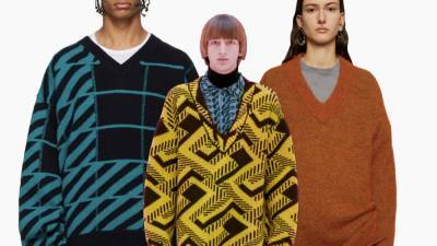 Джемперы с V-образным вырезом, как на показе Prada Menswear осень-зима 2021 - vogue.ru