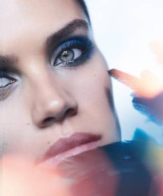 Giorgio Armani - Smoky eyes: как сделать самый сексуальный макияж - elle.ru - Россия