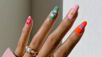 Такаси Мурак - Маникюр 2021: детские рисунки на ногтях — новый тренд нейл-арта - vogue.ru - Южная Корея