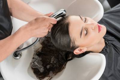 Парикмахер рассказал, как связано мытье головы и выпадение волос nbsp - woman.rambler.ru - Сша