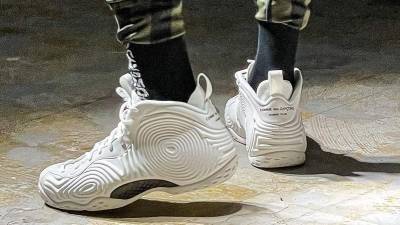 Comme des Garçons Homme Plus показали новые кроссовки, созданные вместе с Nike - vogue.ru